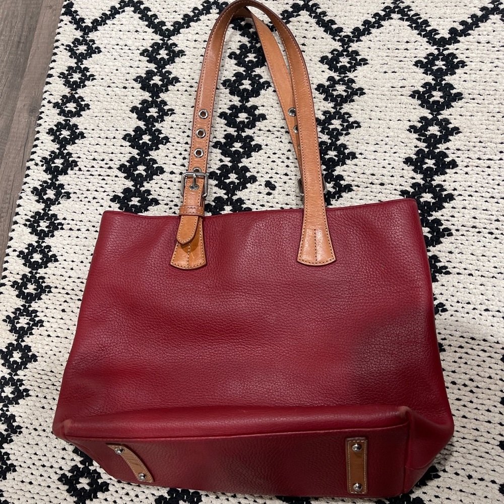 COPY - Dooney & Burke leather tote in great preloved condition